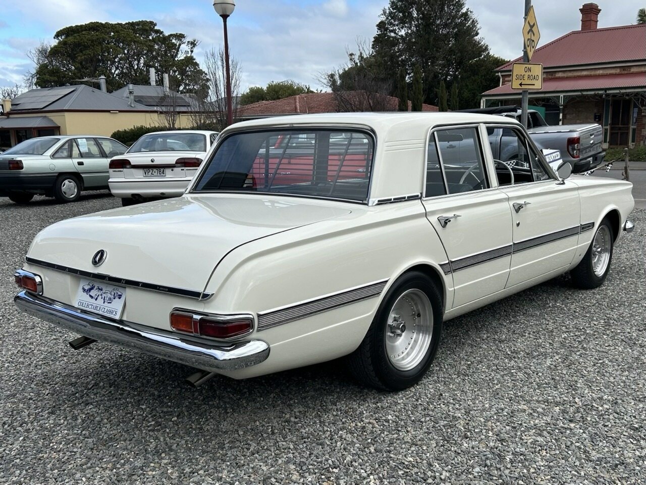 1966 CHRYSLER VALIANT REGAL AP6 3 SP AUTOMATIC SEDAN