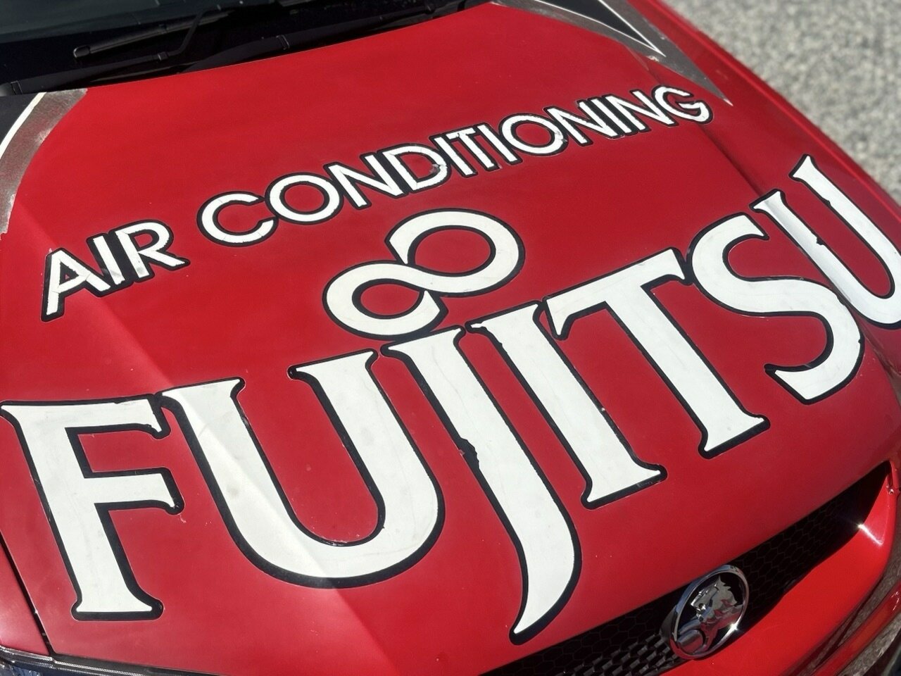 2009 HOLDEN COMMODORE VE SS (FUJITSU RACING PROMOTIONAL VEHICLE) 6 SP MANUAL 4D SEDAN