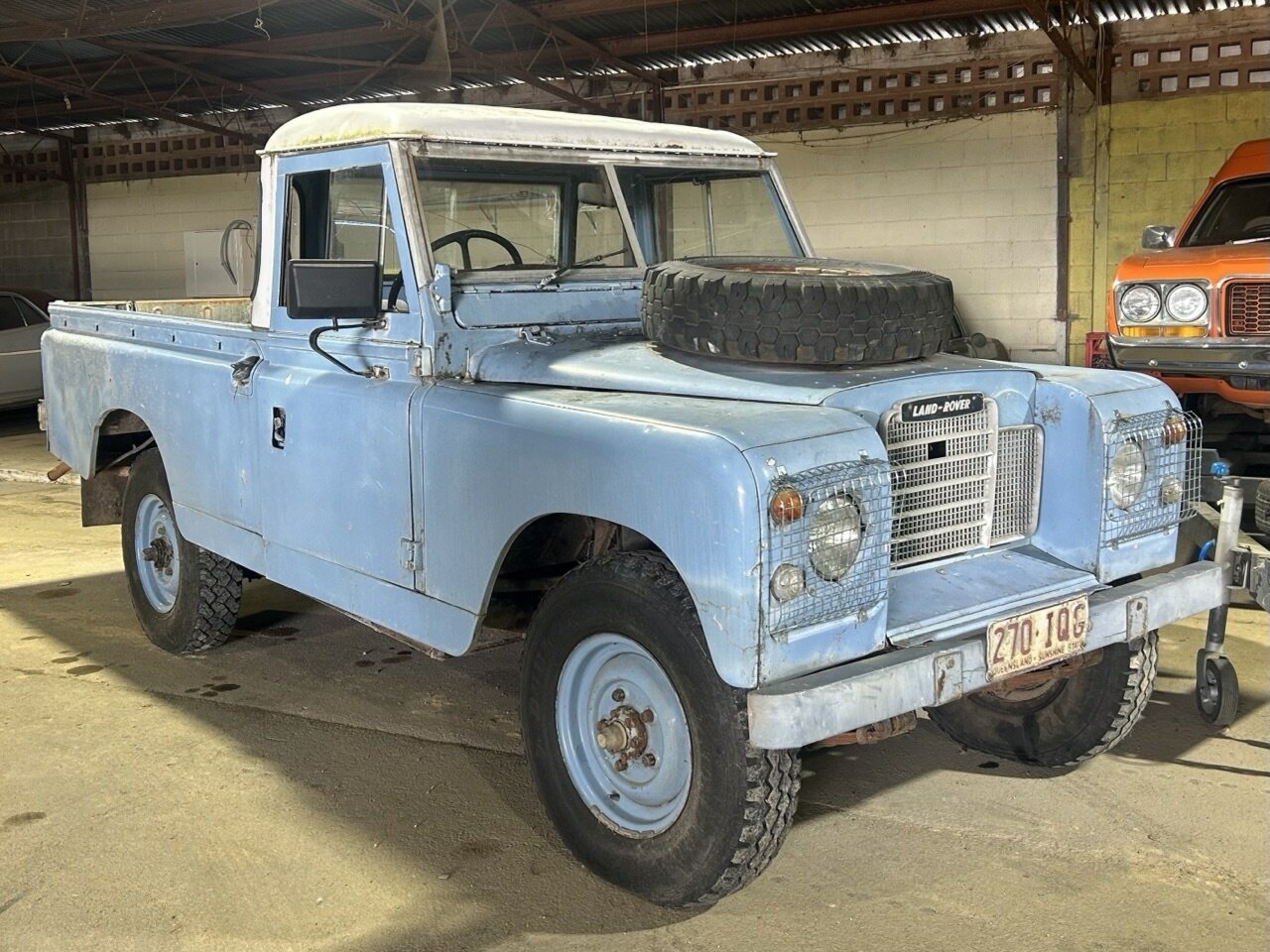 1980 LAND ROVER SERIES III 109 4 SP MANUAL UTILITY