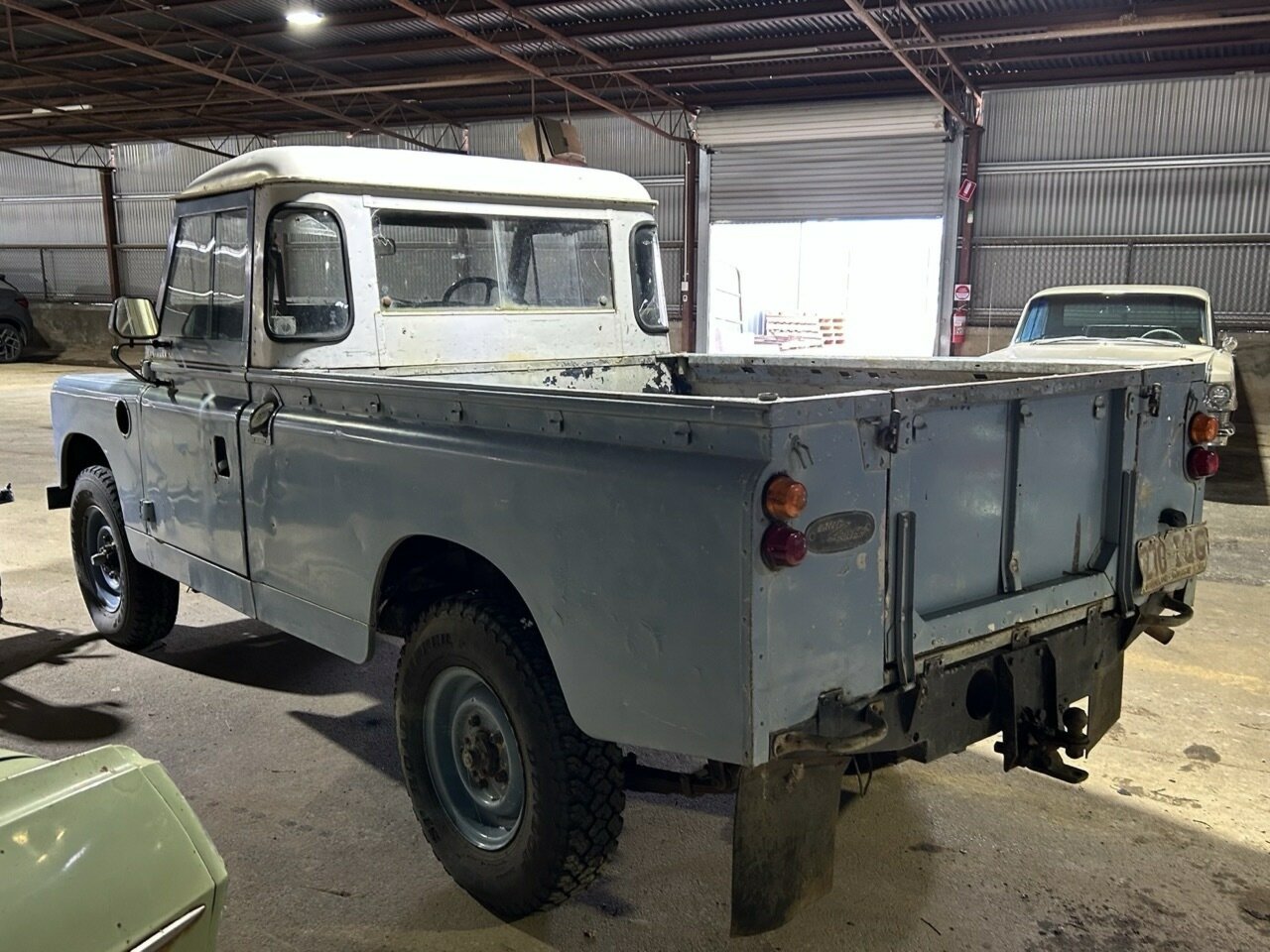 1980 LAND ROVER SERIES III 109 4 SP MANUAL UTILITY