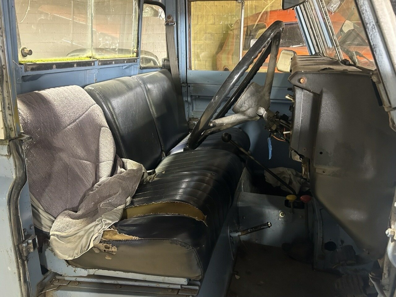 1980 LAND ROVER SERIES III 109 4 SP MANUAL UTILITY