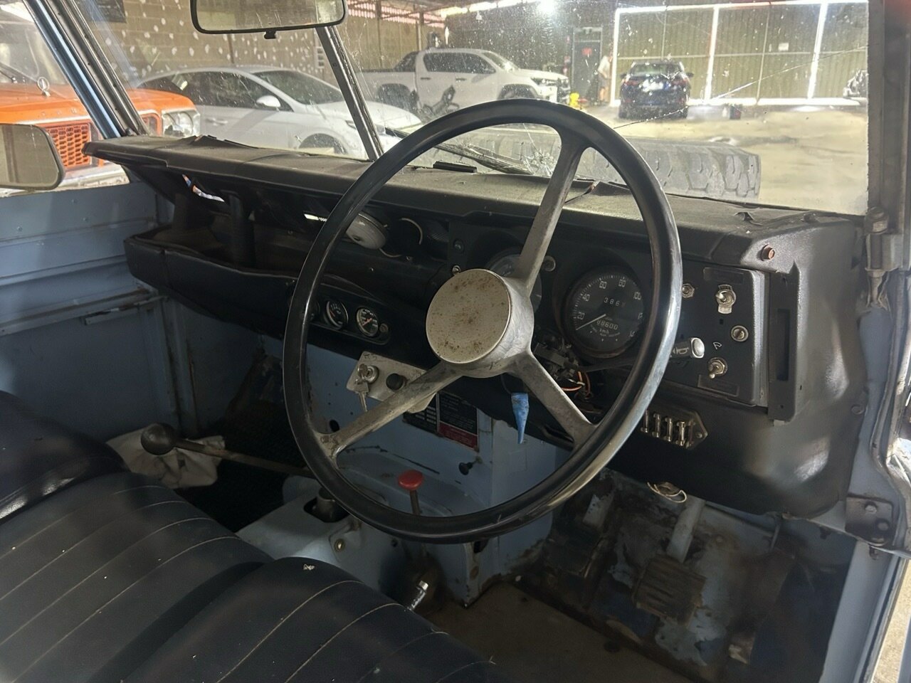1980 LAND ROVER SERIES III 109 4 SP MANUAL UTILITY