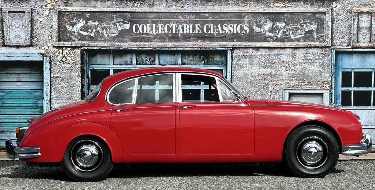 1961 JAGUAR MK II 3.4 3 SP AUTOMATIC 4D SEDAN