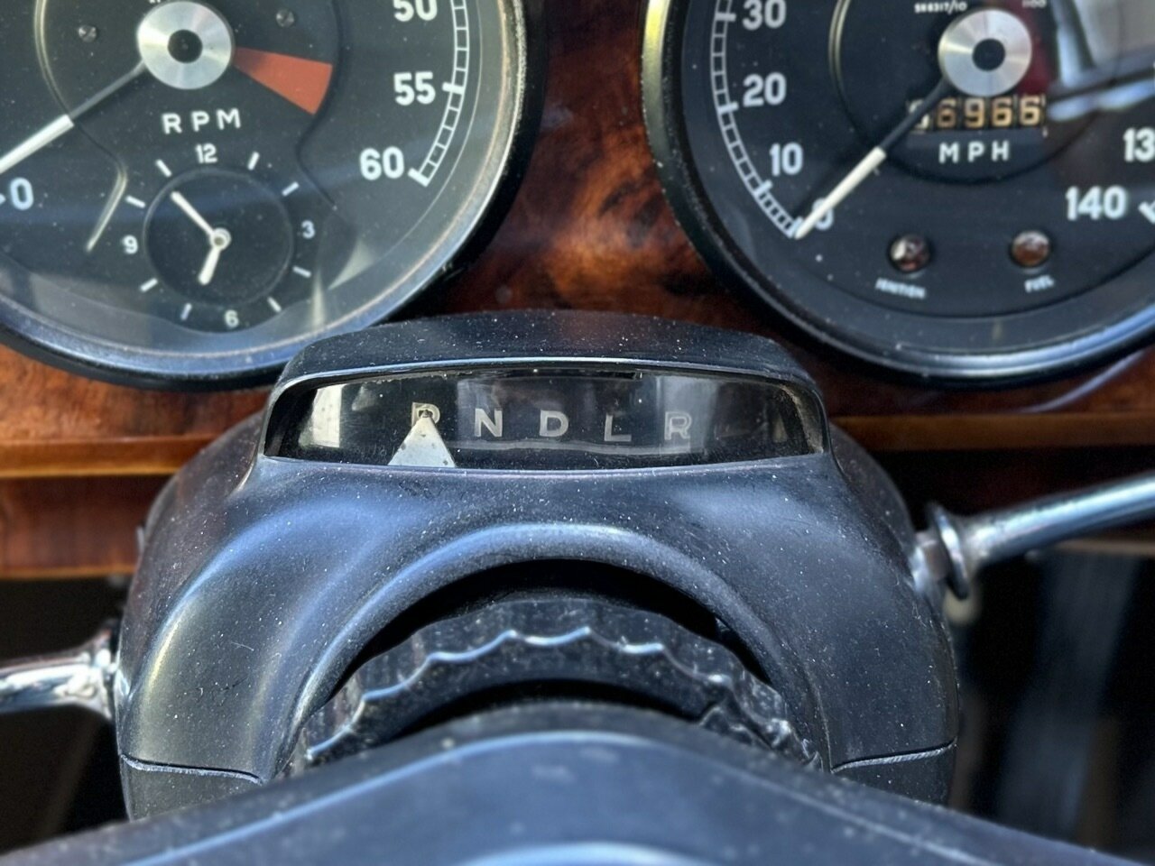 1961 JAGUAR MK II 3.4 3 SP AUTOMATIC 4D SEDAN