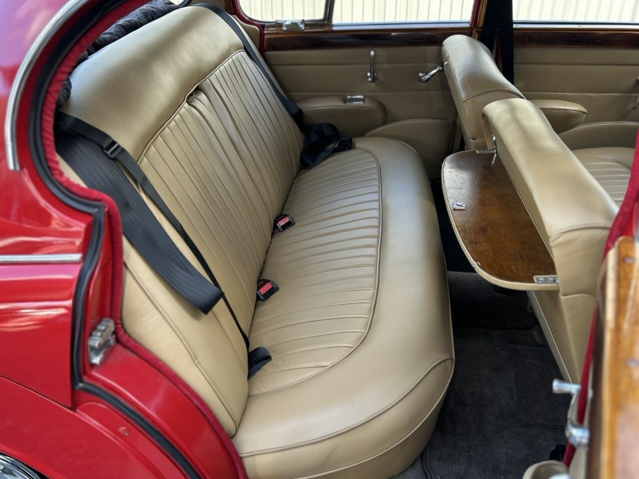 1961 JAGUAR MK II 3.4 3 SP AUTOMATIC 4D SEDAN