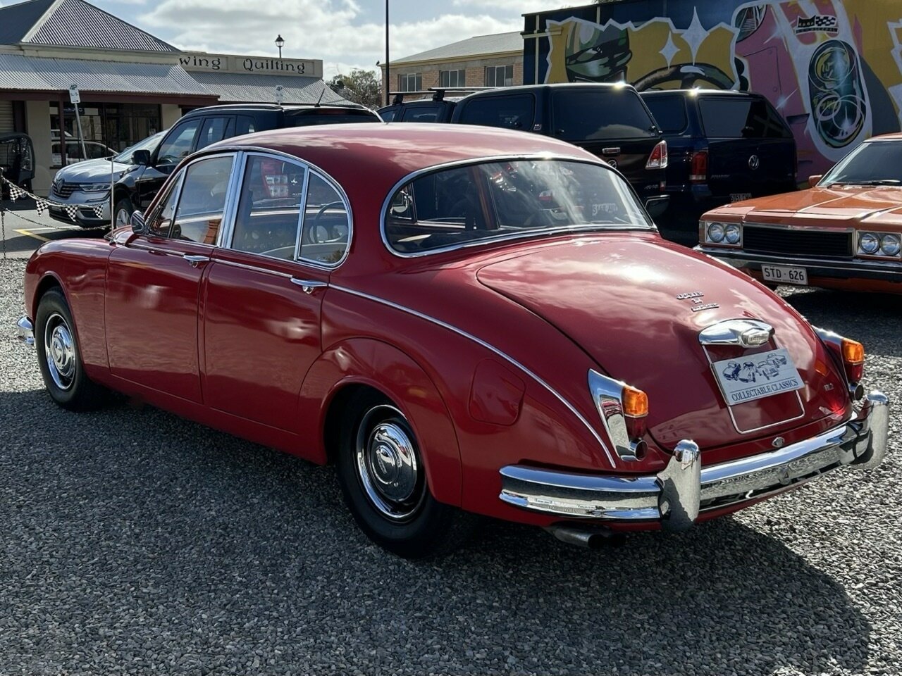 1961 JAGUAR MK II 3.4 3 SP AUTOMATIC 4D SEDAN