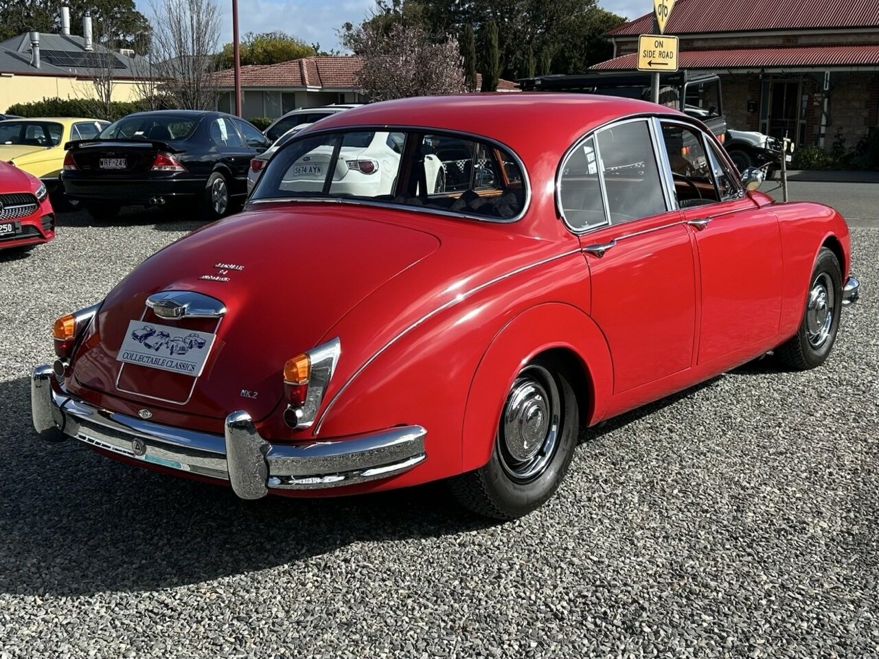 1961 JAGUAR MK II 3.4 3 SP AUTOMATIC 4D SEDAN