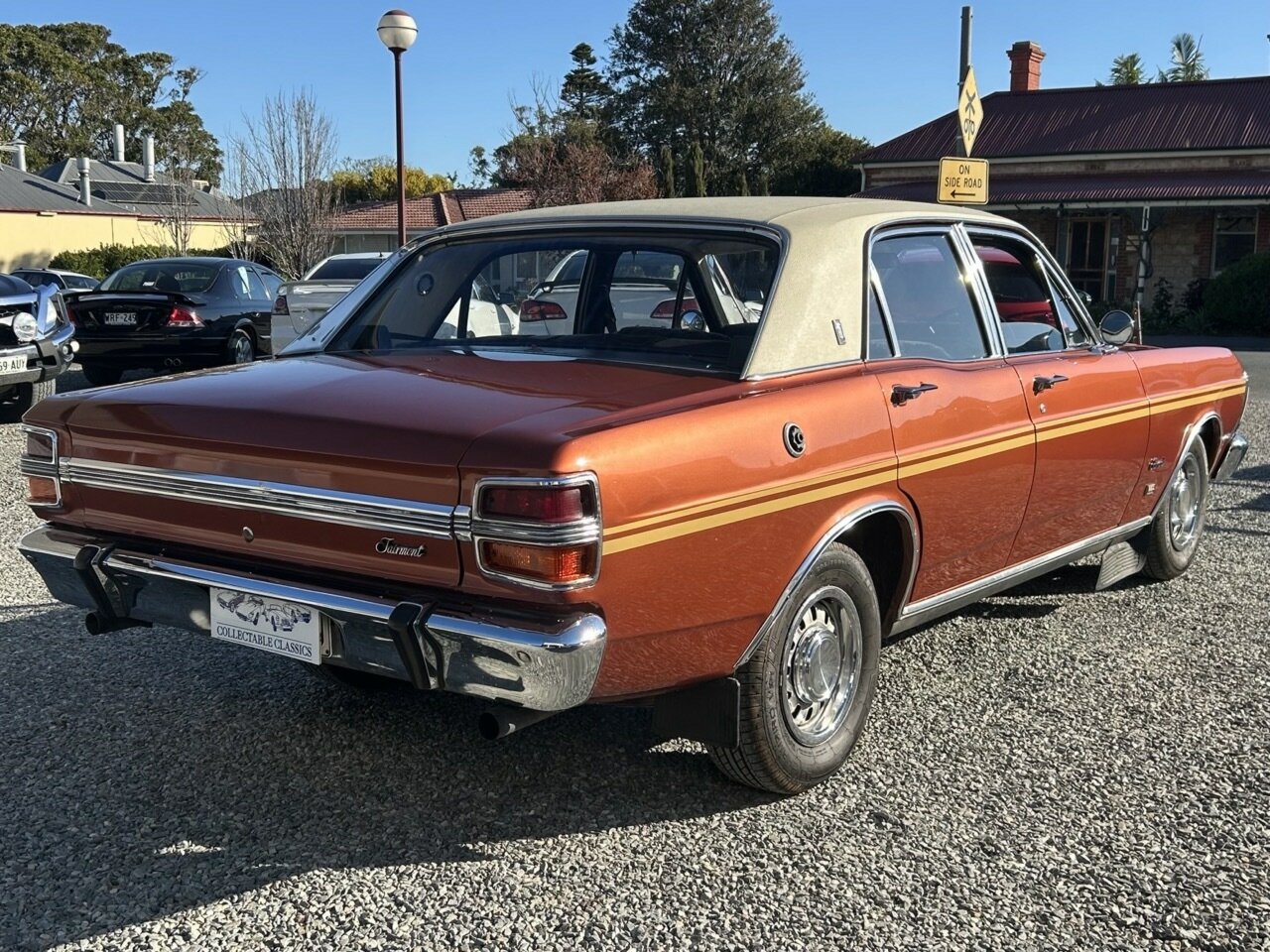 1971 FORD FAIRMONT XY 3 SP AUTOMATIC 4D SEDAN