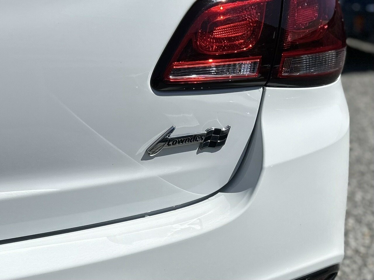 2014 HOLDEN COMMODORE VF MY15 SS-V REDLINE CRAIG LOWNDES EDITION 6 SP MANUAL 4D SEDAN