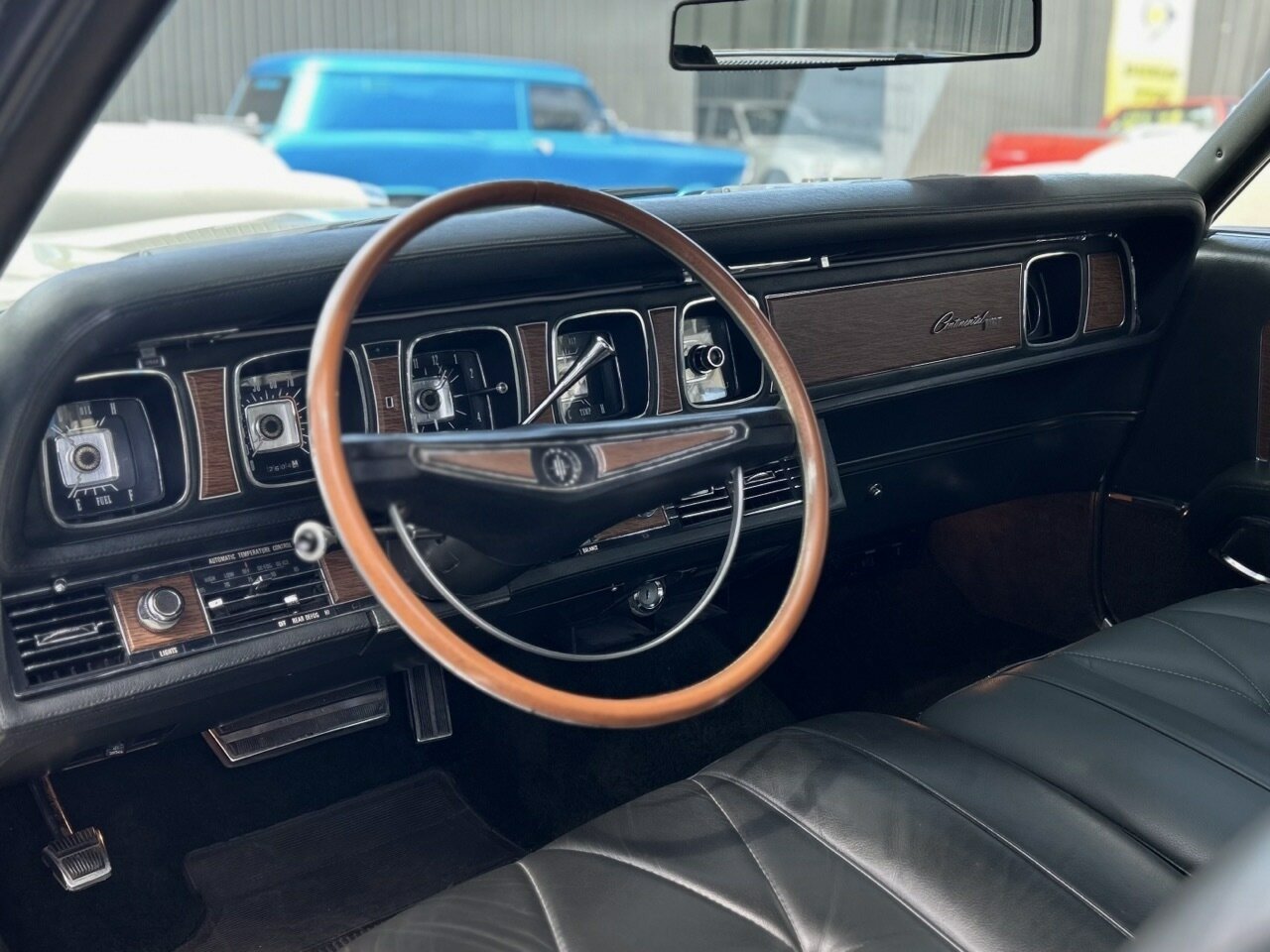 1969 LINCOLN CONTINENTAL MARK III 3 SP AUTOMATIC COUPE