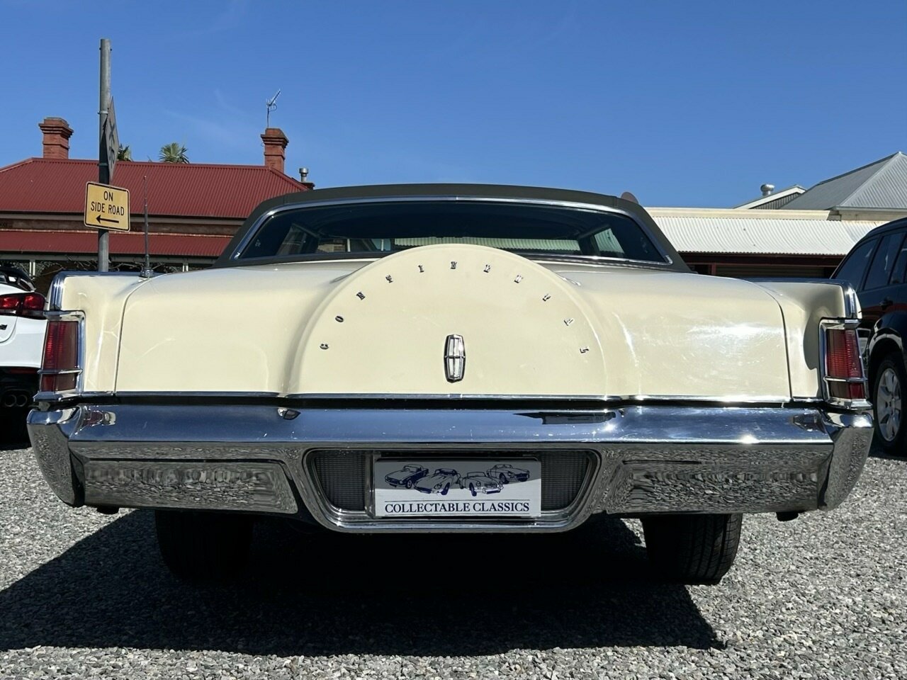 1969 LINCOLN CONTINENTAL MARK III 3 SP AUTOMATIC COUPE