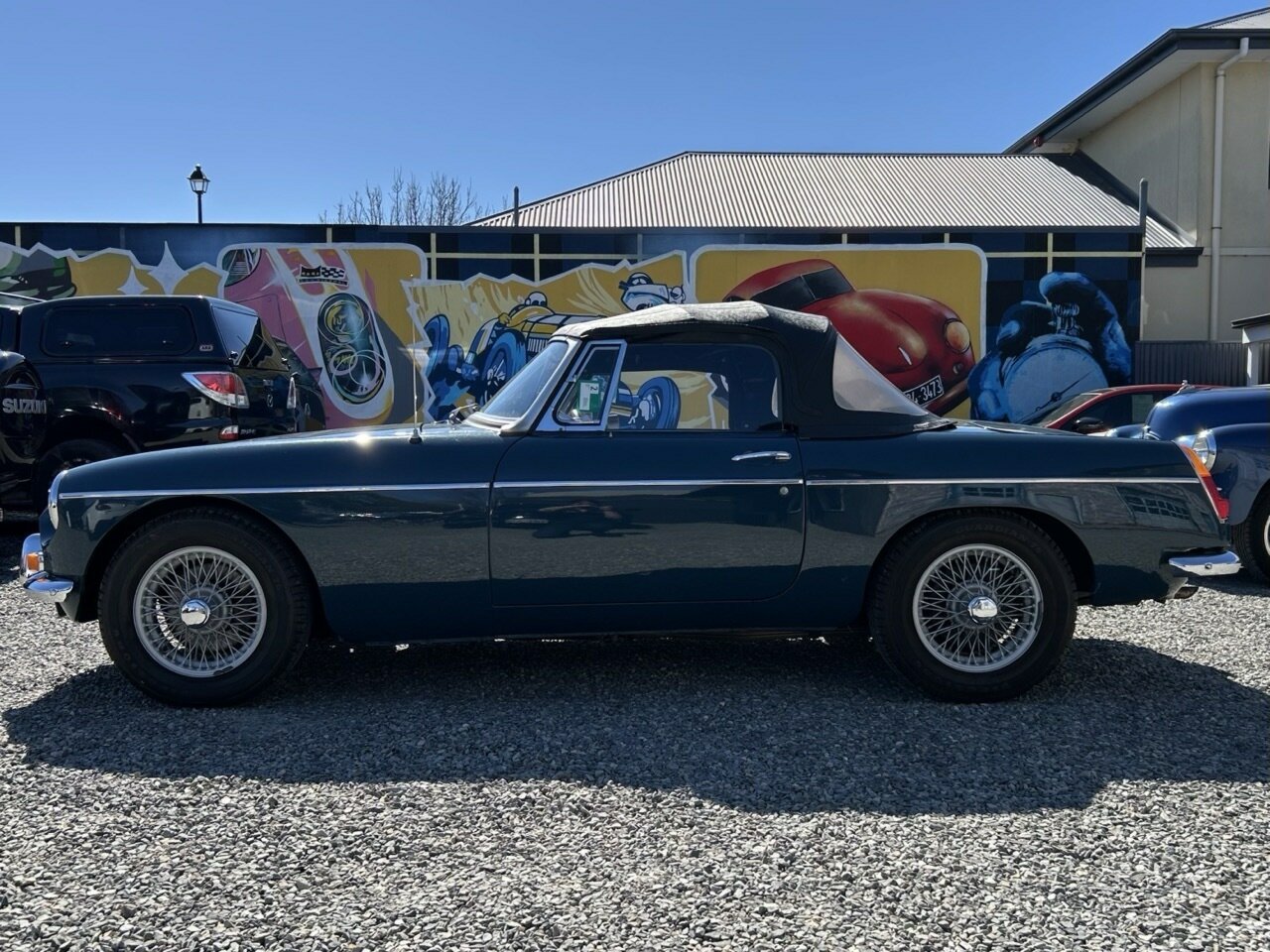 1969 MG MGB MK II 4 SP MAN + OVERDRIVE 2D ROADSTER