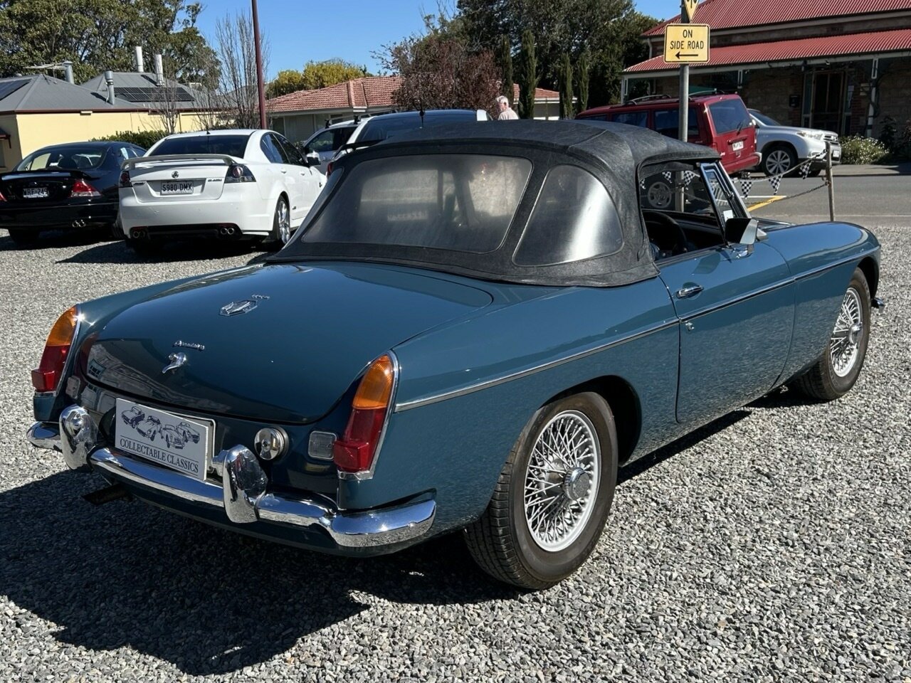 1969 MG MGB MK II 4 SP MAN + OVERDRIVE 2D ROADSTER