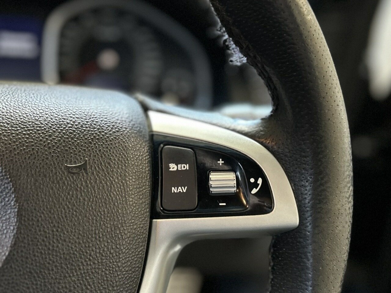 2012 HSV MALOO E3 MY12.5 R8 6 SP MANUAL UTILITY