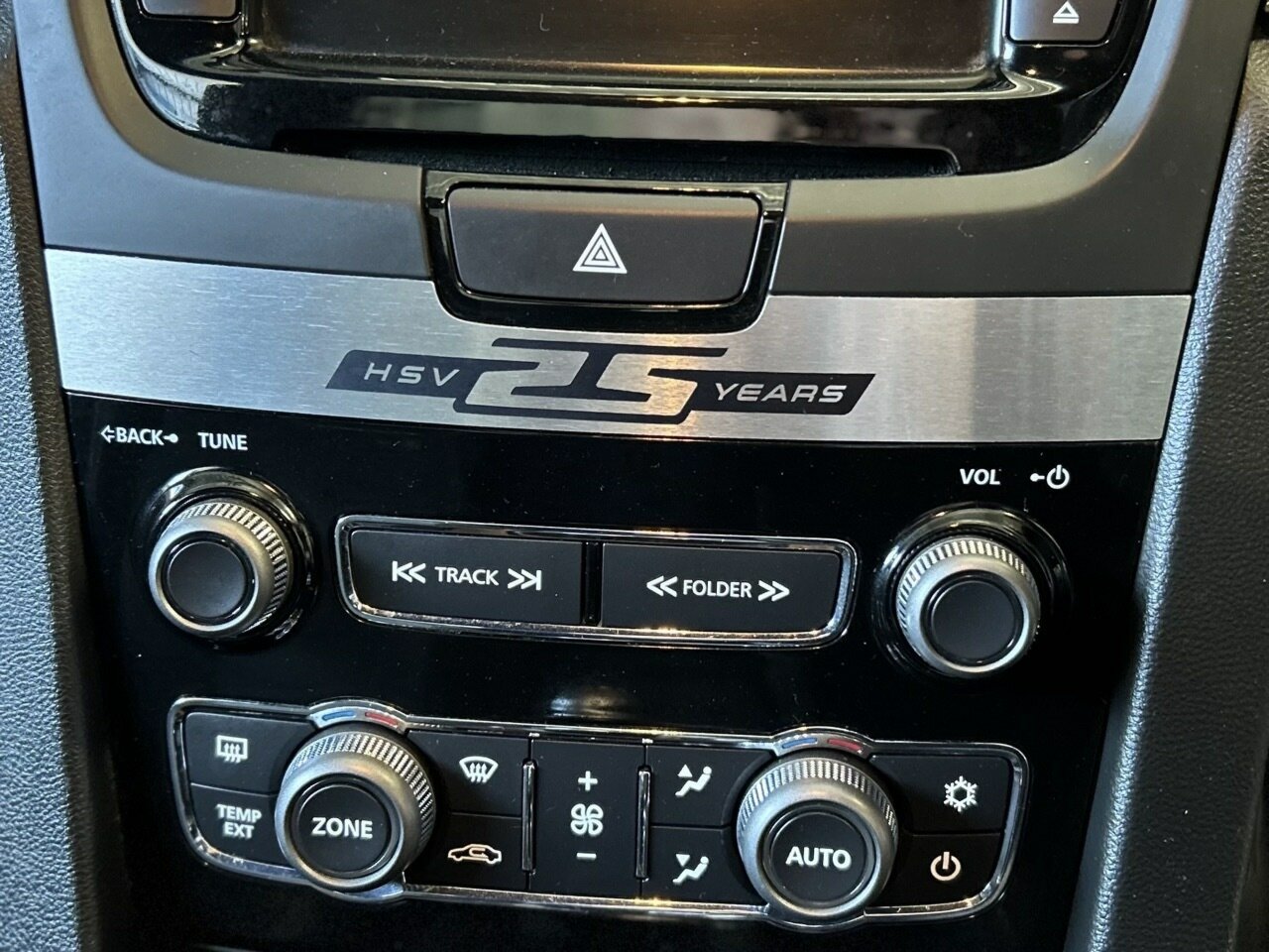 2012 HSV MALOO E3 MY12.5 R8 6 SP MANUAL UTILITY