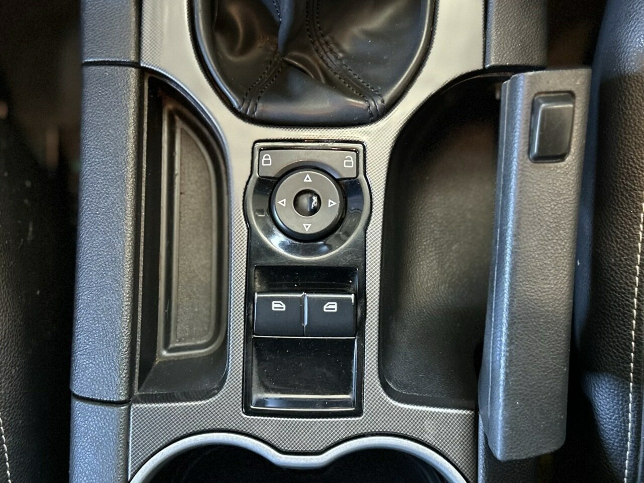 2012 HSV MALOO E3 MY12.5 R8 6 SP MANUAL UTILITY