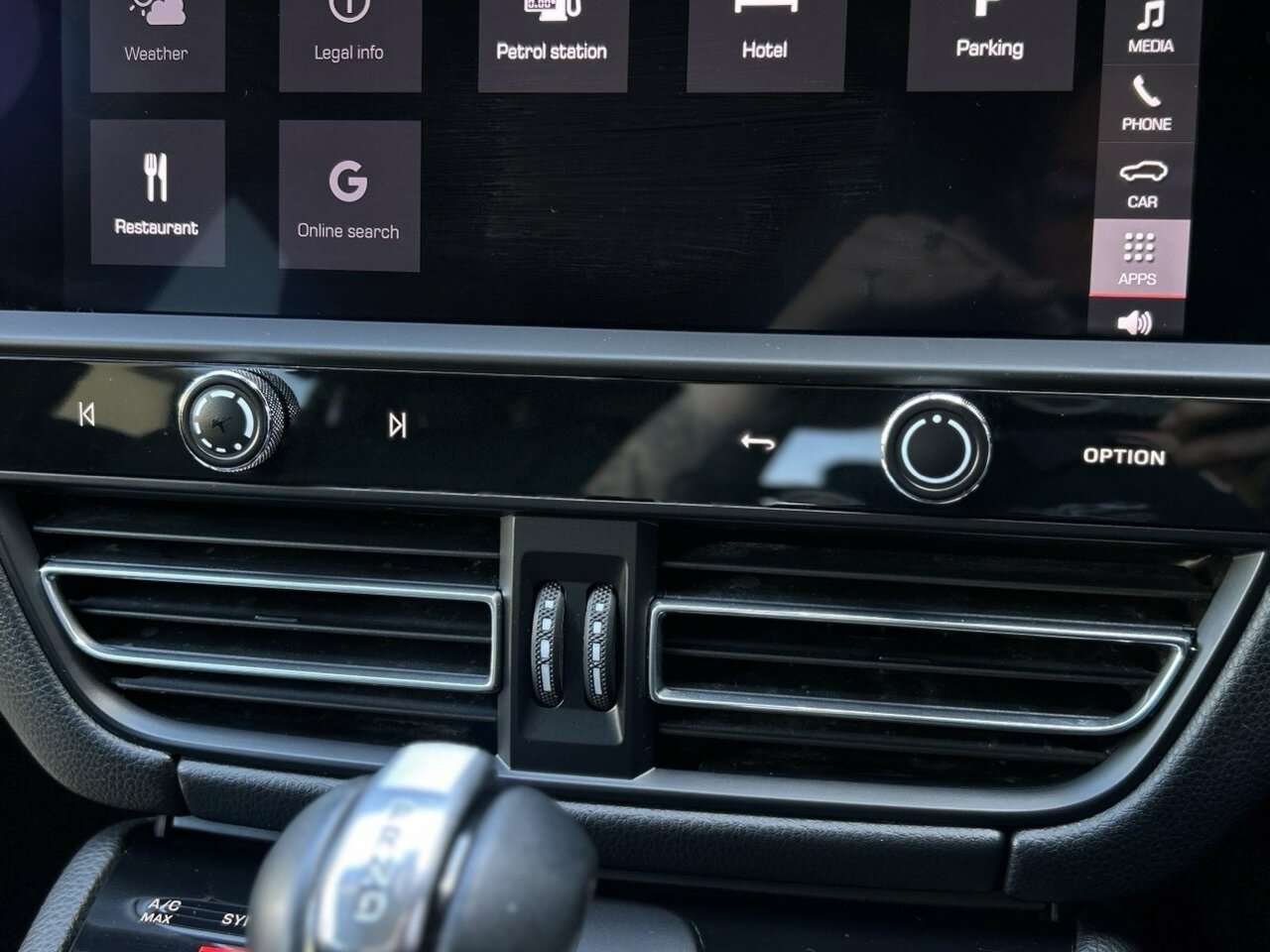 2021 PORSCHE MACAN 95B MY22 7 SP AUTO DUAL CLUTCH 4D WAGON