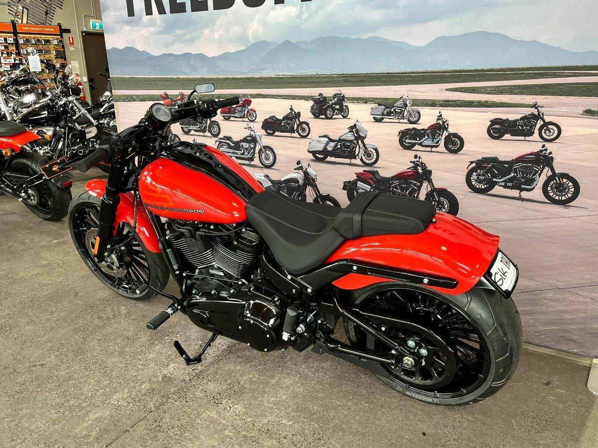 2026 HARLEY-DAVIDSON FXBR BREAKOUT (117) CRUISER