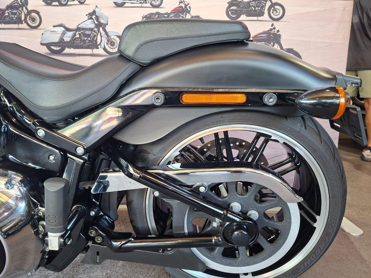 2018 HARLEY-DAVIDSON FXBRS BREAKOUT CRUISER