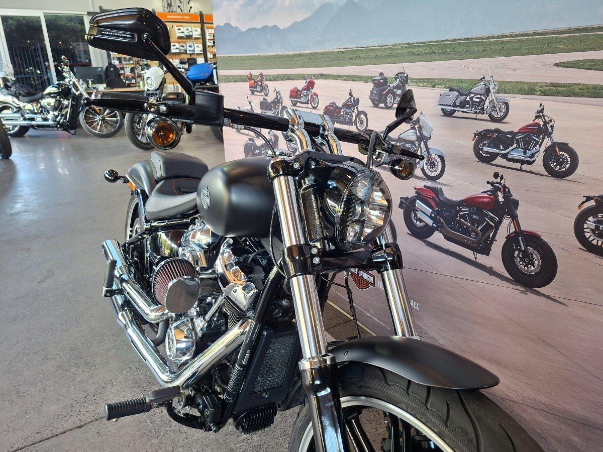 2018 HARLEY-DAVIDSON FXBRS BREAKOUT CRUISER