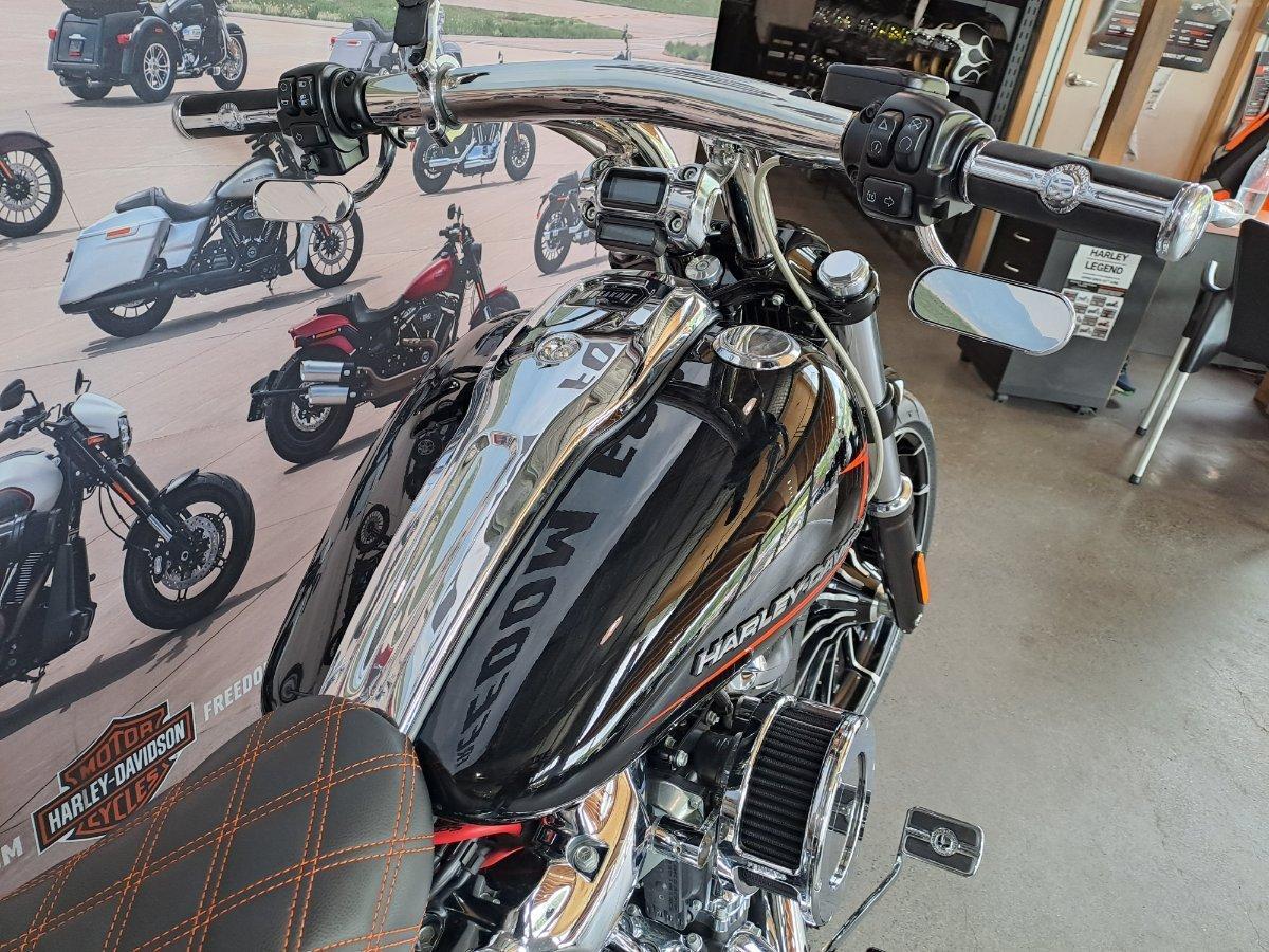 2024 HARLEY-DAVIDSON FXBR BREAKOUT (117) CRUISER