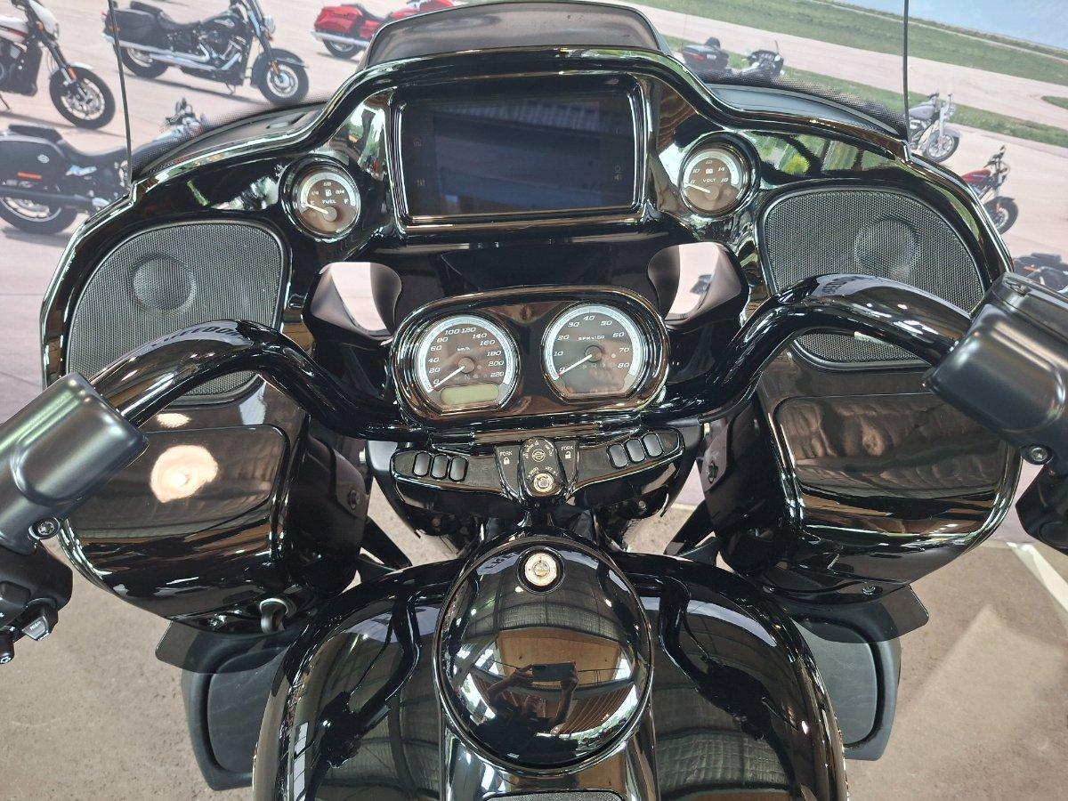 2024 HARLEY-DAVIDSON FLTRK ROAD GLIDE LIMITED (114) CRUISER