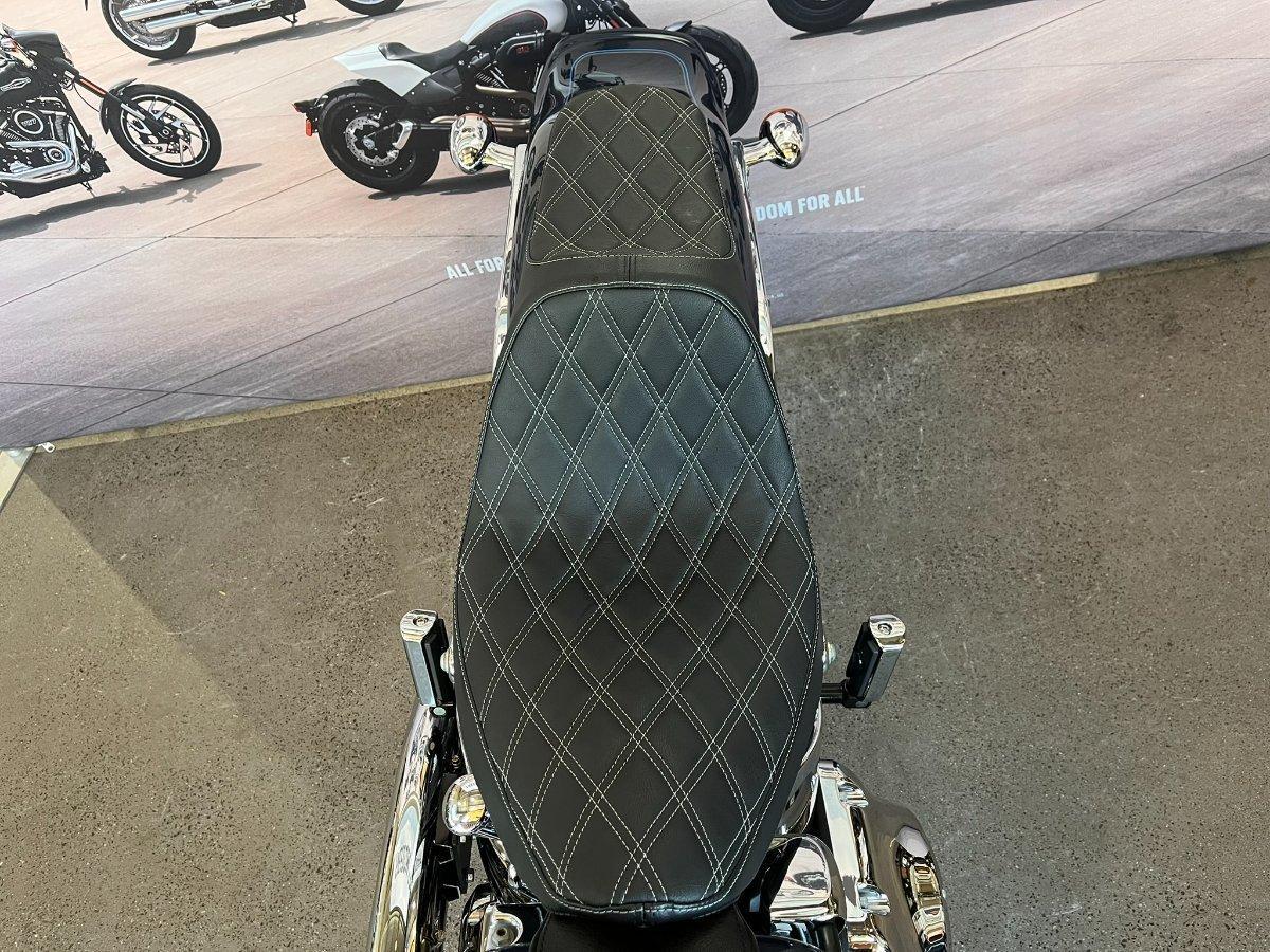 2009 HARLEY-DAVIDSON FXSTC SOFTAIL CUSTOM CRUISER