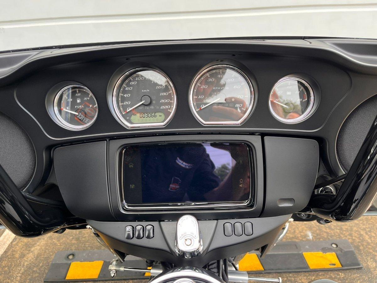 2025 HARLEY-DAVIDSON FLHTCUTG TRI GLIDE U/CLC 114 TRIKE