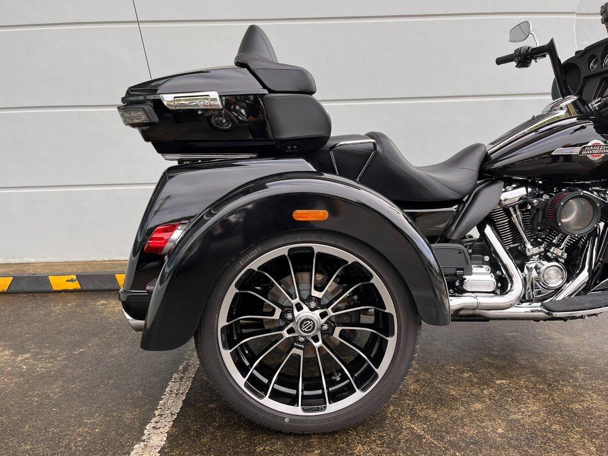 2025 HARLEY-DAVIDSON FLHTCUTG TRI GLIDE U/CLC 114 TRIKE