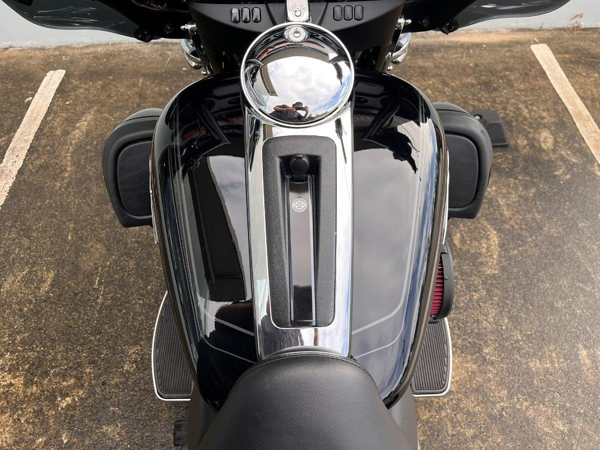2025 HARLEY-DAVIDSON FLHTCUTG TRI GLIDE U/CLC 114 TRIKE