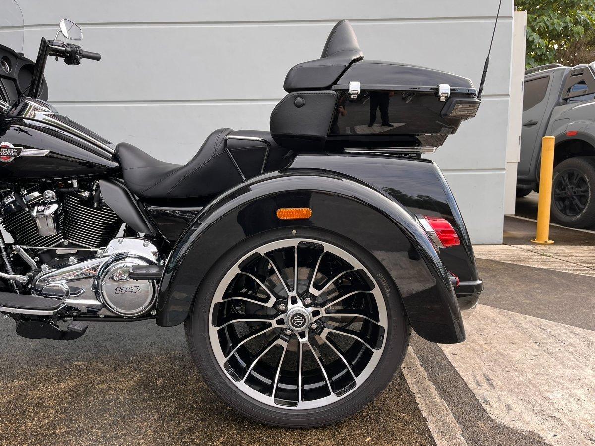 2025 HARLEY-DAVIDSON FLHTCUTG TRI GLIDE U/CLC 114 TRIKE