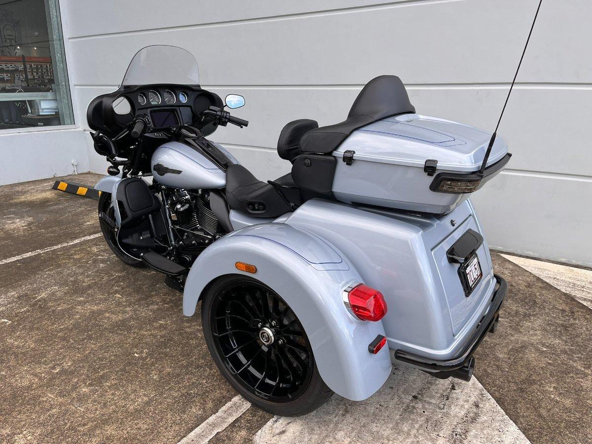 2025 HARLEY-DAVIDSON FLHTCUTG TRI GLIDE U/CLC 114 TRIKE