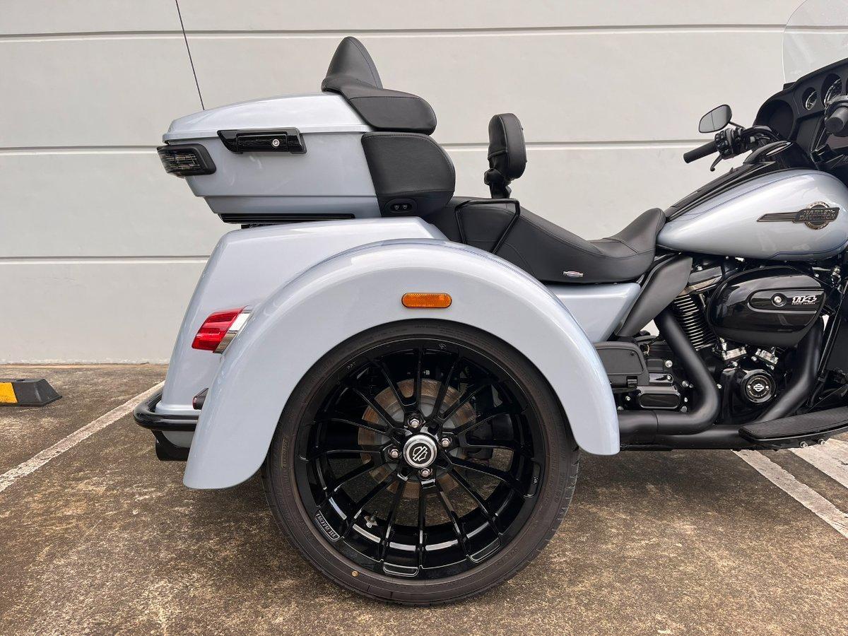 2025 HARLEY-DAVIDSON FLHTCUTG TRI GLIDE U/CLC 114 TRIKE