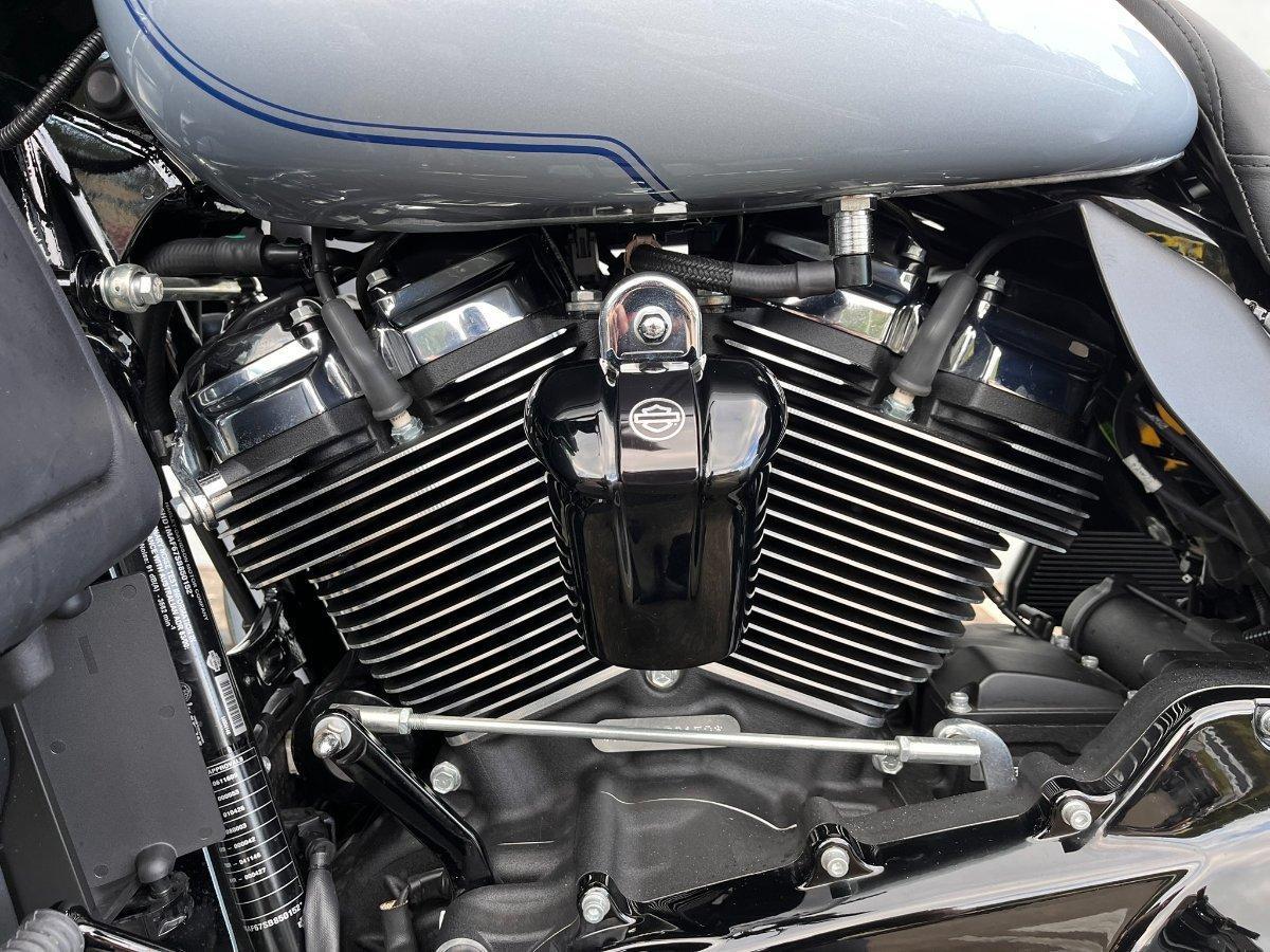 2025 HARLEY-DAVIDSON FLHTCUTG TRI GLIDE U/CLC 114 TRIKE