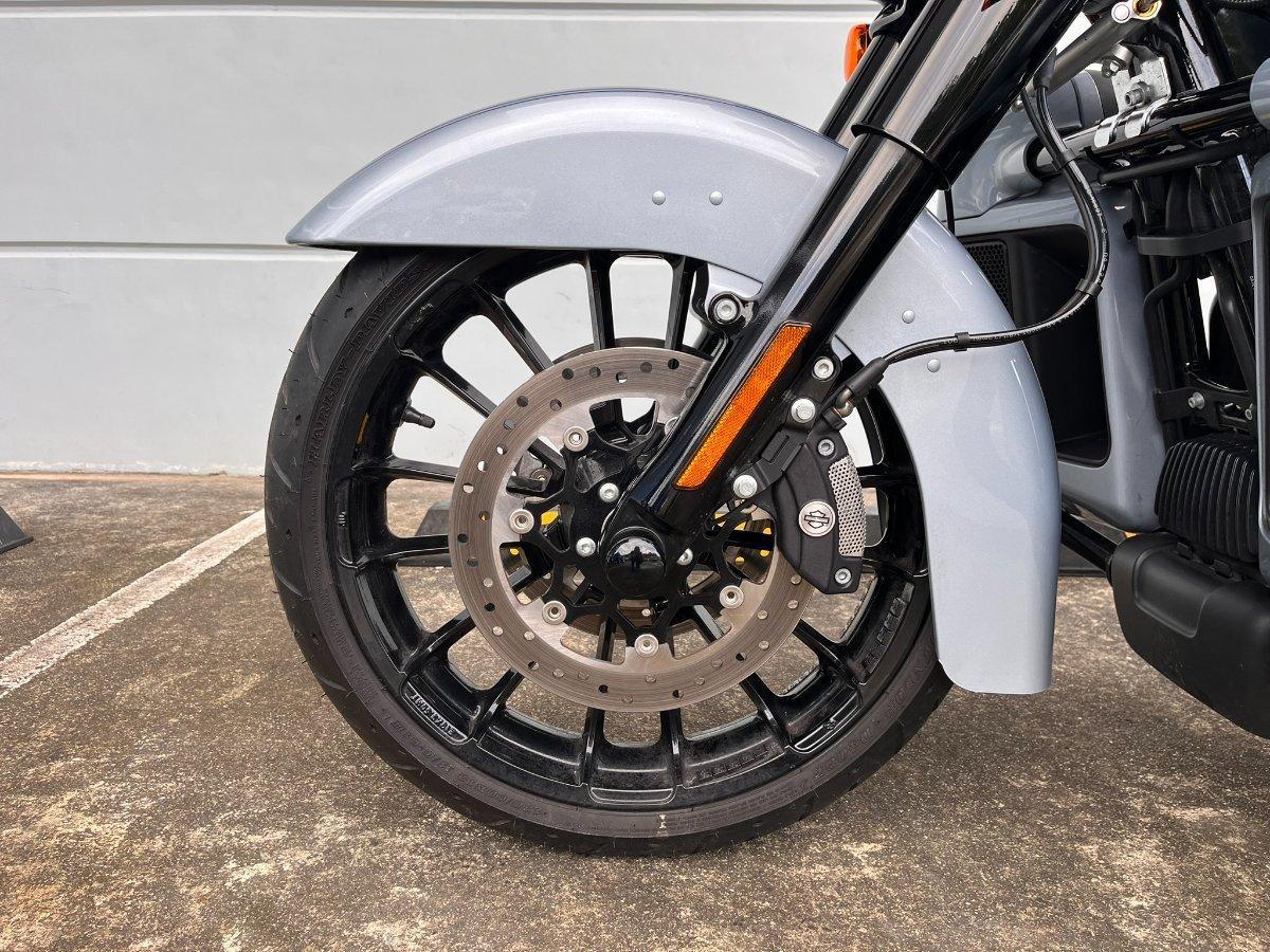 2025 HARLEY-DAVIDSON FLHTCUTG TRI GLIDE U/CLC 114 TRIKE