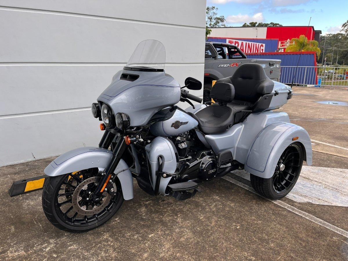 2025 HARLEY-DAVIDSON FLHTCUTG TRI GLIDE U/CLC 114 TRIKE