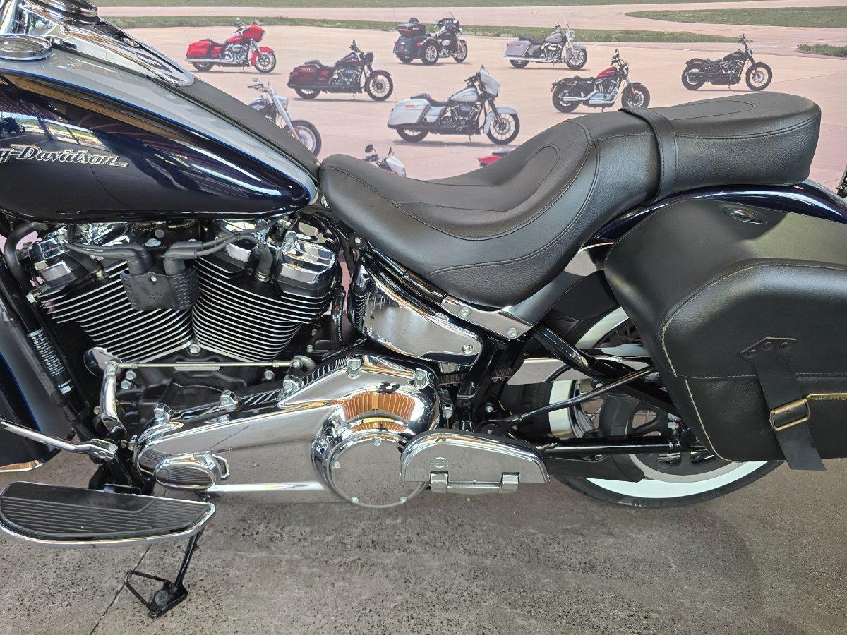 2019 HARLEY-DAVIDSON FLDE DELUXE (107) CRUISER