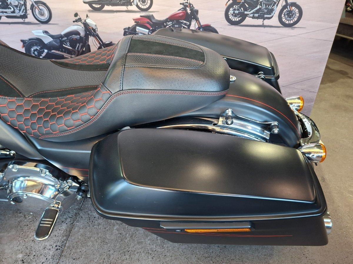 2015 HARLEY-DAVIDSON STREET GLIDE SPECIAL CRUISER