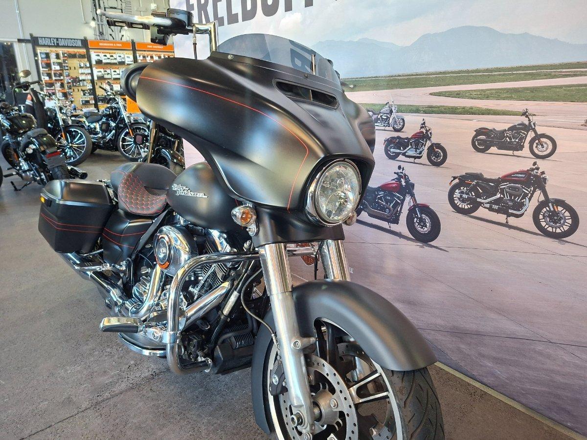 2015 HARLEY-DAVIDSON STREET GLIDE SPECIAL CRUISER