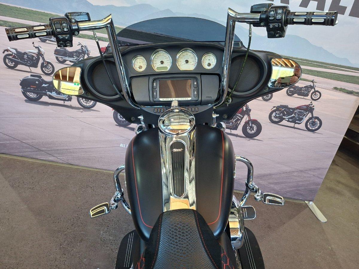 2015 HARLEY-DAVIDSON STREET GLIDE SPECIAL CRUISER