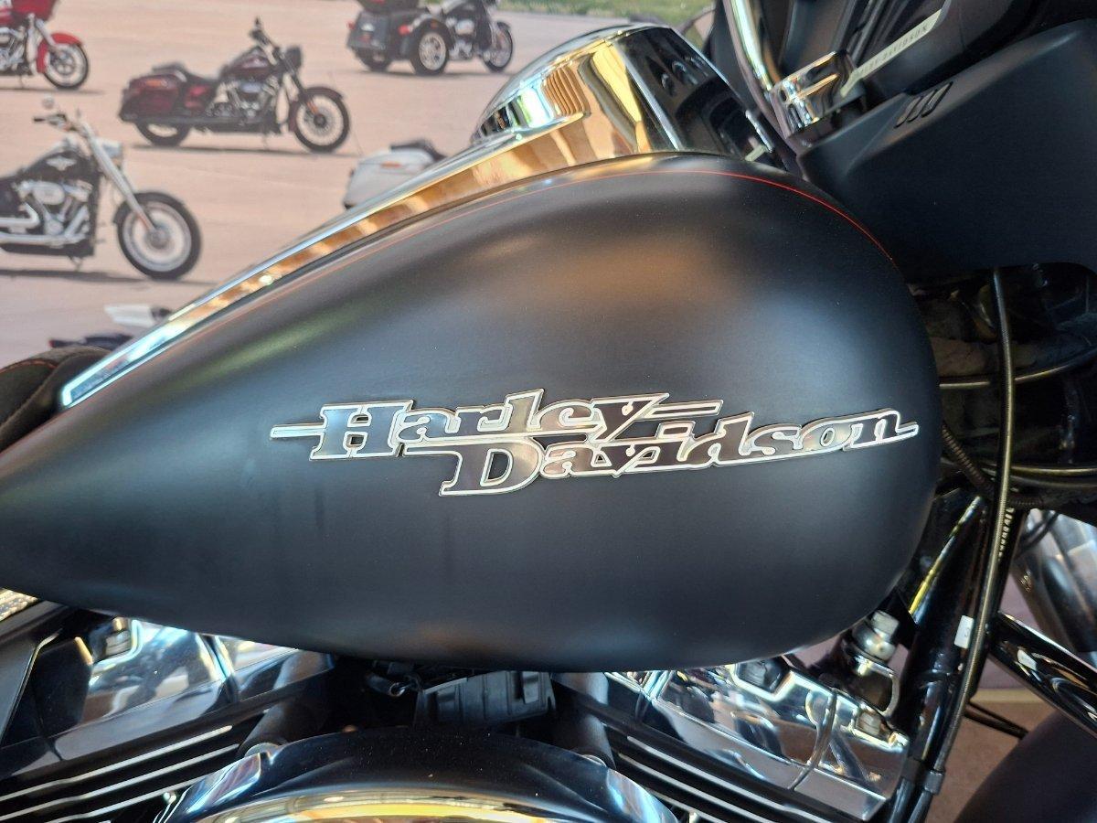 2015 HARLEY-DAVIDSON STREET GLIDE SPECIAL CRUISER