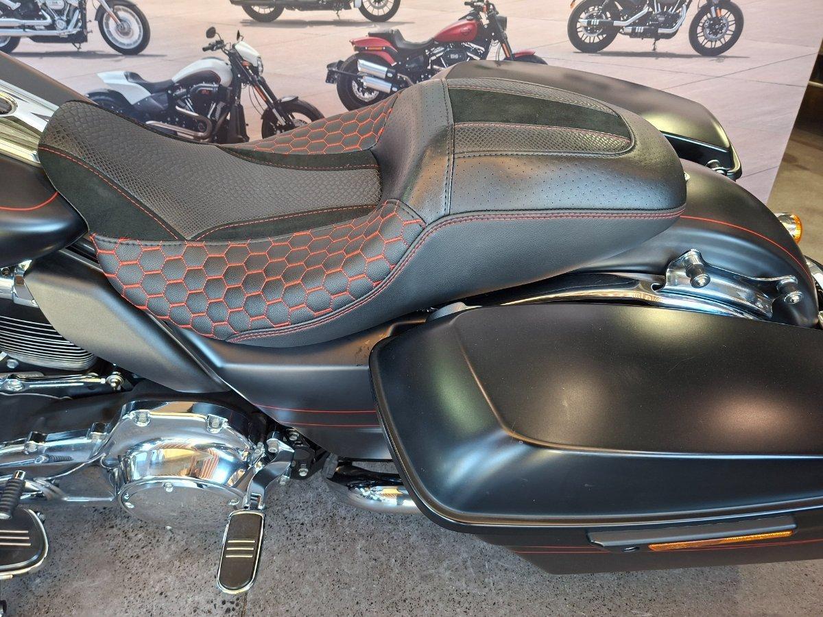 2015 HARLEY-DAVIDSON STREET GLIDE SPECIAL CRUISER