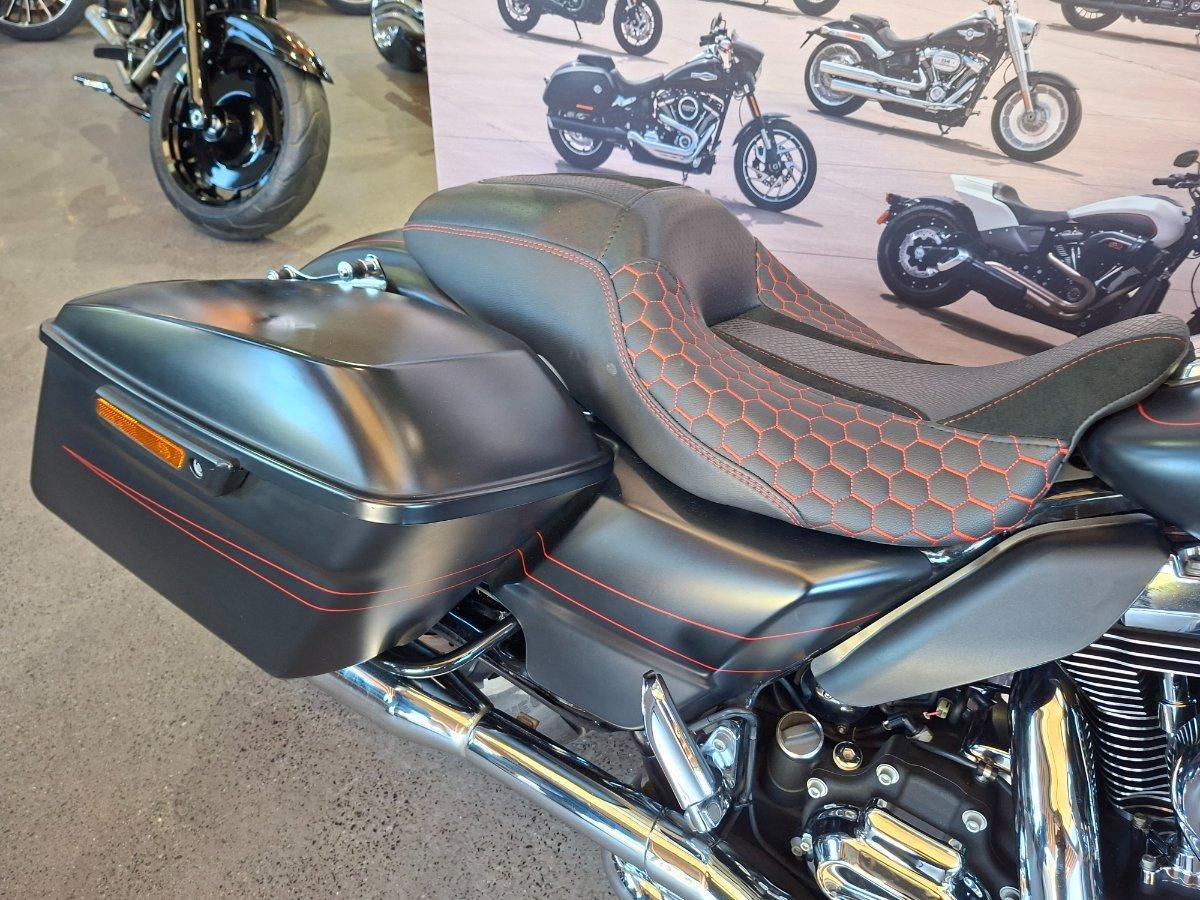 2015 HARLEY-DAVIDSON STREET GLIDE SPECIAL CRUISER
