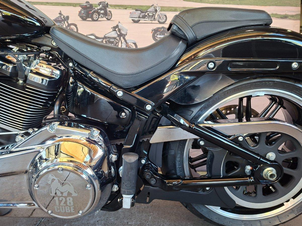 2022 HARLEY-DAVIDSON FXBRS BREAKOUT (114) CRUISER