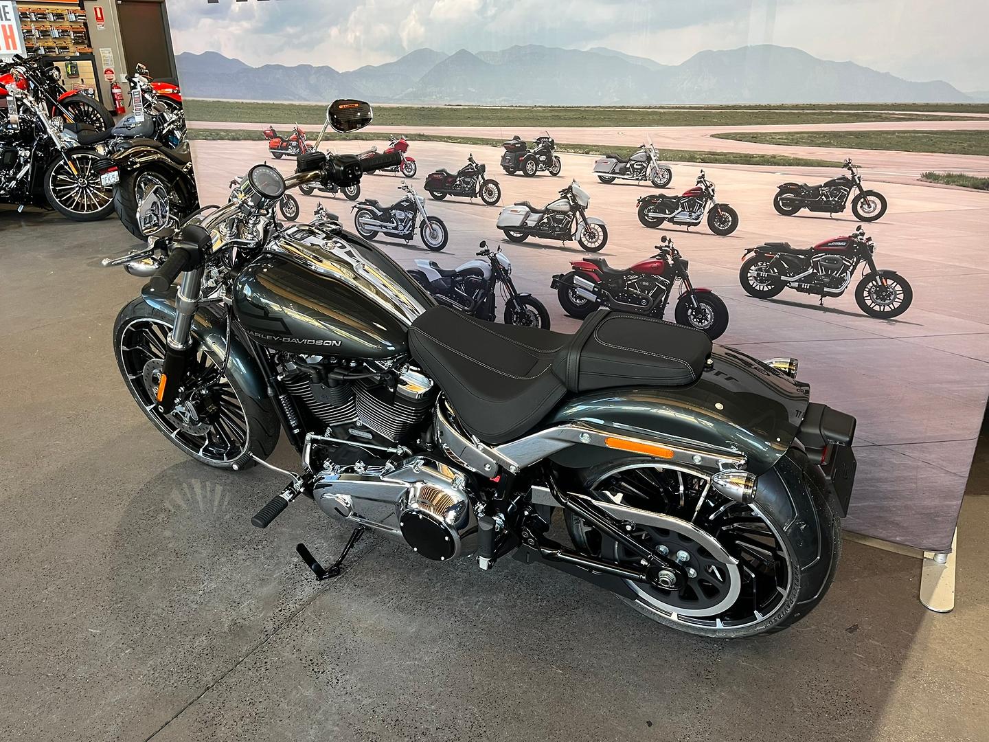2026 HARLEY-DAVIDSON FXBR BREAKOUT (117) CRUISER
