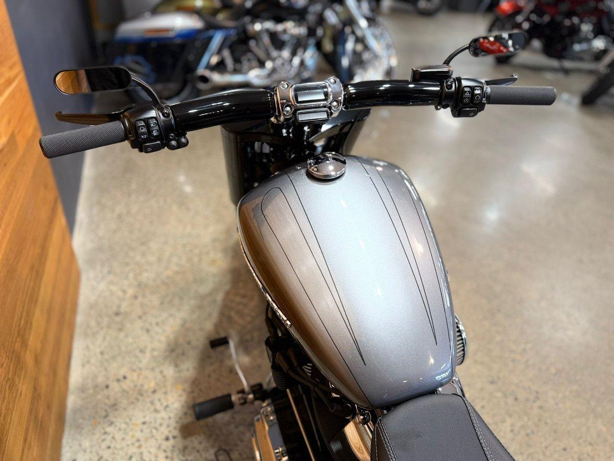 2022 HARLEY-DAVIDSON FXBRS BREAKOUT (114) CRUISER