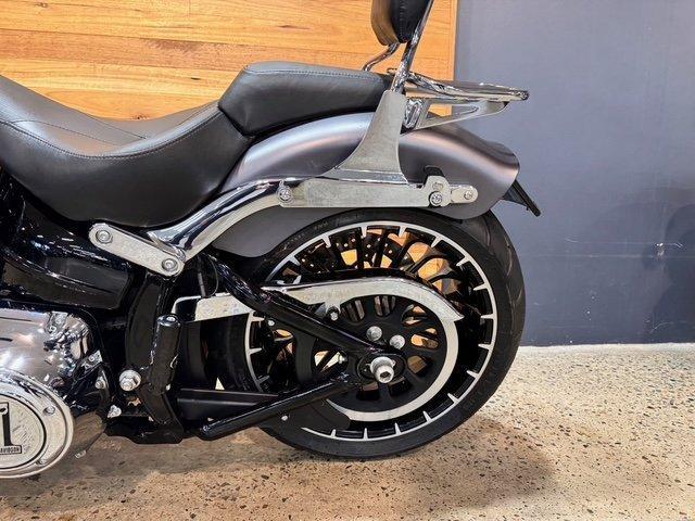 2017 HARLEY-DAVIDSON FXSB SOFTAIL BREAKOUT CRUISER