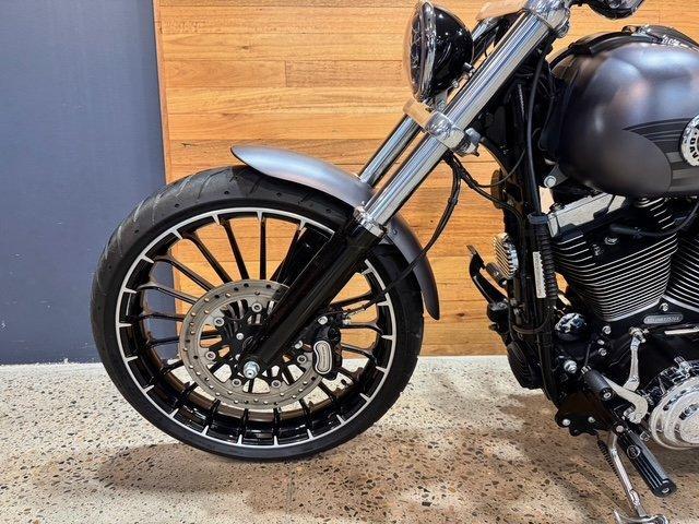2017 HARLEY-DAVIDSON FXSB SOFTAIL BREAKOUT CRUISER