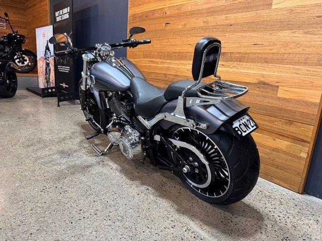 2017 HARLEY-DAVIDSON FXSB SOFTAIL BREAKOUT CRUISER