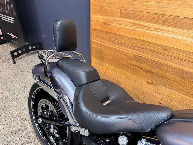 2017 HARLEY-DAVIDSON FXSB SOFTAIL BREAKOUT CRUISER